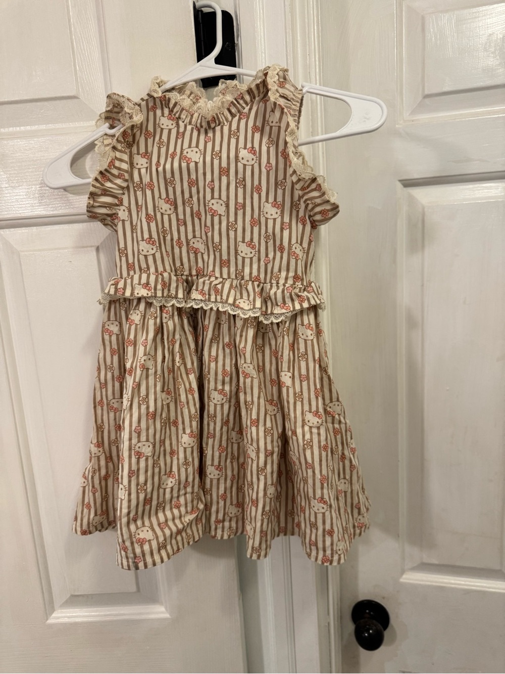 Like New Wore Once Girls Hello Kitty Dress Size 5T   $12